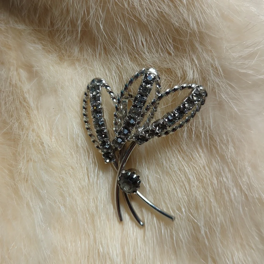 Vintage Brooch Floral Gray Rhinestones Spray Pin 1.25